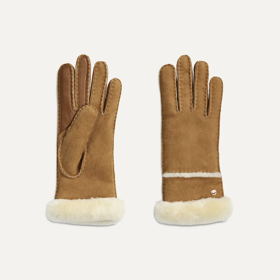 gestikte handschoen van schapenvacht